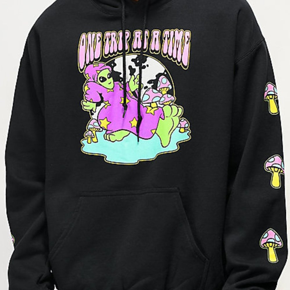 BLACK TRIPPY HOODIE